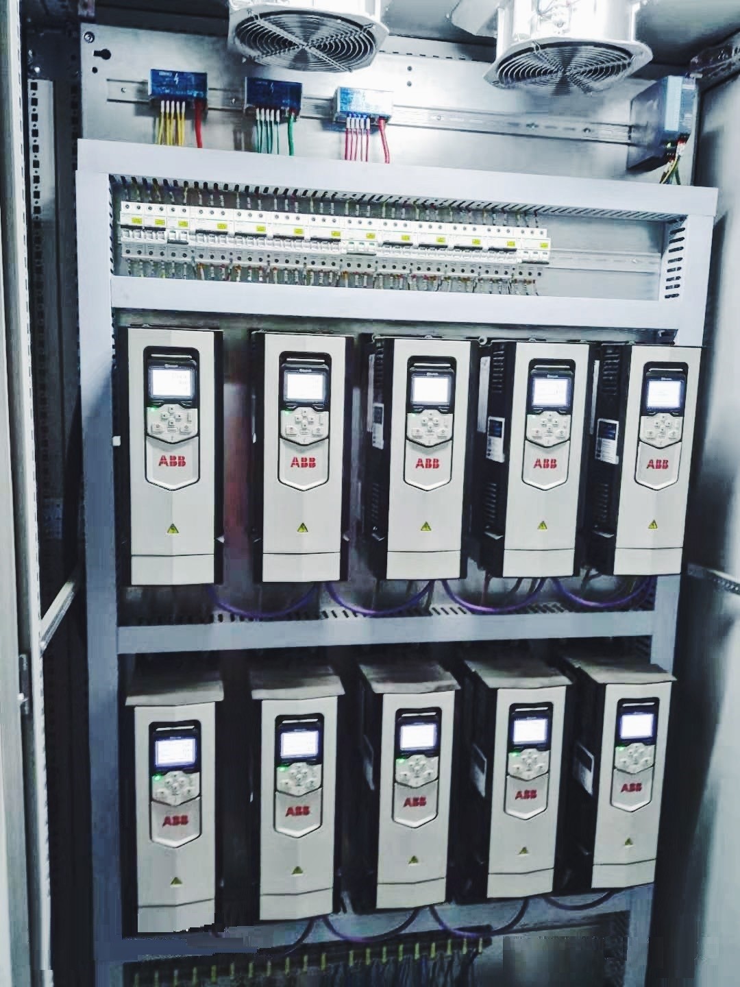 石家莊配電柜,河北配電柜,石家莊變頻柜,石家莊PLC控制柜